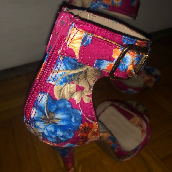 Floral Heels - Picture 6 of 8